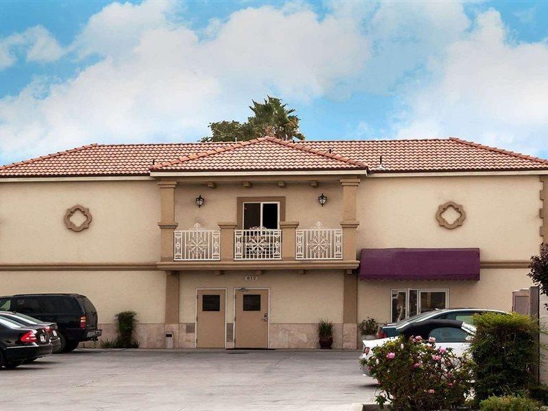 Howard Johnson By Wyndham بيكرسفيلد المظهر الخارجي الصورة